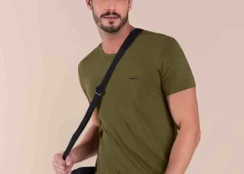 Camisa e camiseta masculina: modelos e dicas